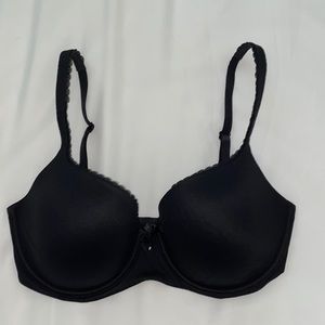 Victoria’s Secret Body by Victoria Bra- 32DDD